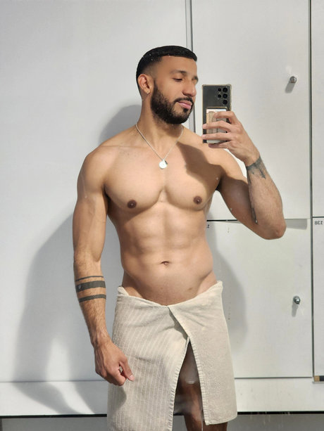 Foto desnuda filtrada de OnlyFans de Carlos