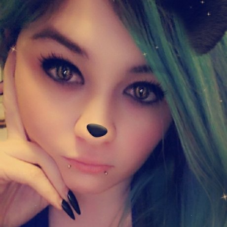 Foto desnuda filtrada de OnlyFans de Blue Haired Beauty