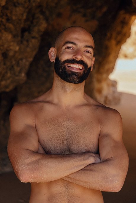 Foto desnuda filtrada de OnlyFans de Daro Naked