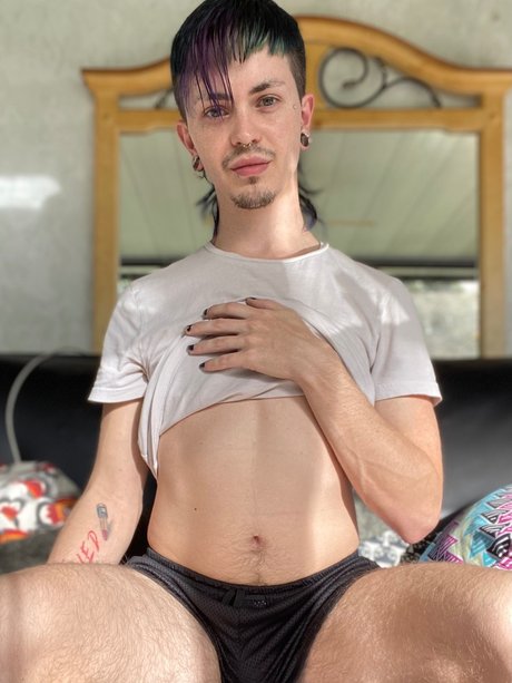 Foto desnuda filtrada de OnlyFans de Demon Baby