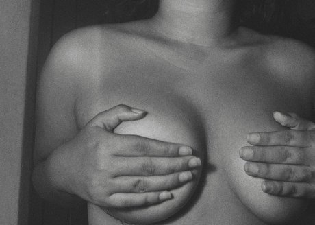 Foto desnuda filtrada de OnlyFans de Dirty Girls