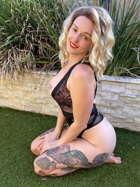 Foto desnuda filtrada de OnlyFans de Cherry Valentine  Premium 