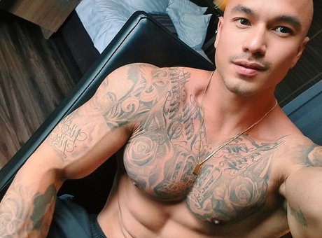Foto desnuda filtrada de OnlyFans de Daddy Dean Thai