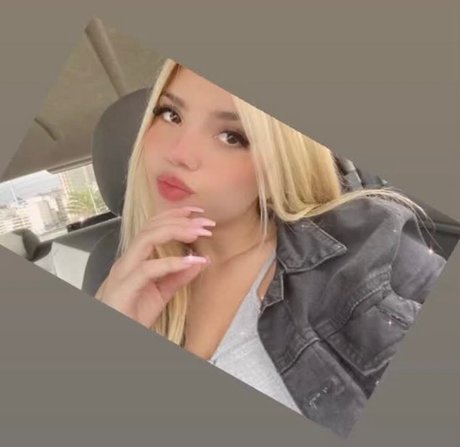 Foto desnuda filtrada de OnlyFans de Natalie Camila