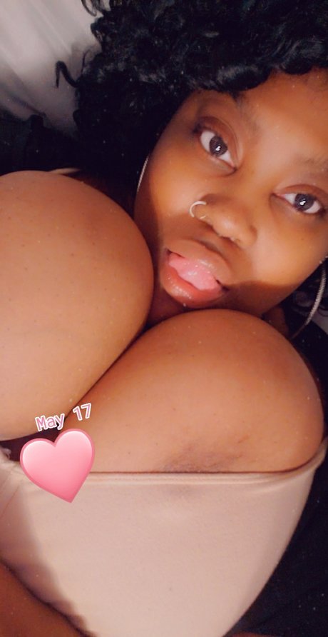 Foto desnuda filtrada de OnlyFans de Freepirit