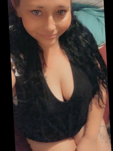 Foto desnuda filtrada de OnlyFans de Curvy Goddess
