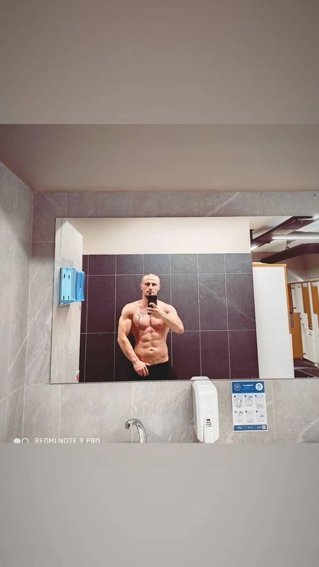 Foto desnuda filtrada de OnlyFans de Ceyhun