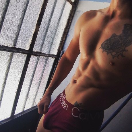 Foto desnuda filtrada de OnlyFans de Carlos Blanco