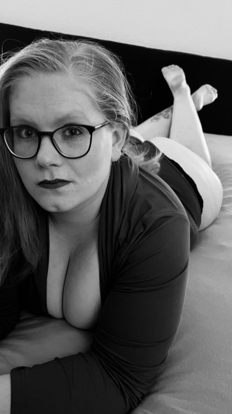 Curvyleo93