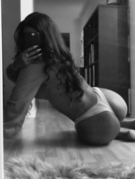Foto desnuda filtrada de OnlyFans de Scarlett Black