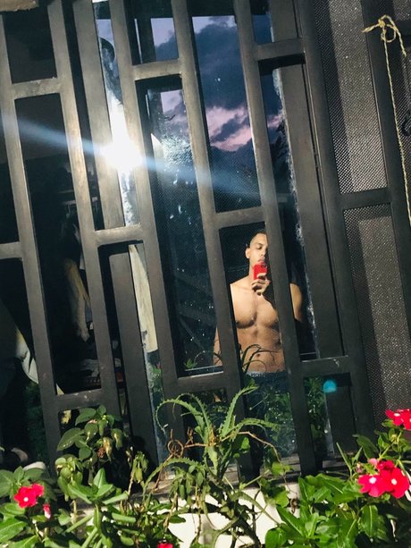 Foto desnuda filtrada de OnlyFans de Carlos Blandon Vergara