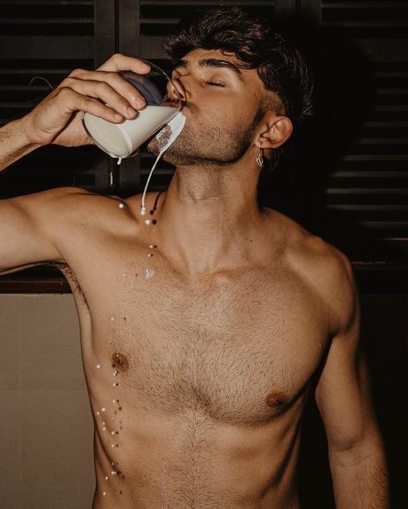 Foto desnuda filtrada de OnlyFans de Carlospaya8