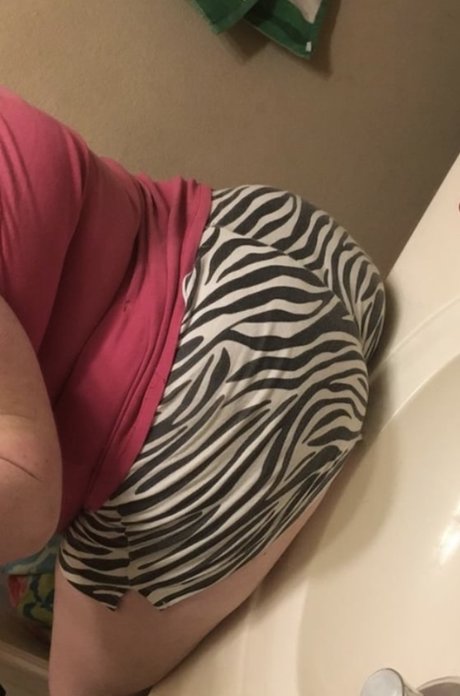 Foto desnuda filtrada de OnlyFans de Curvy Big Booty Mama Anne