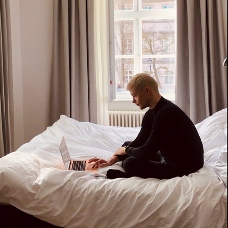 Foto desnuda filtrada de OnlyFans de Sam