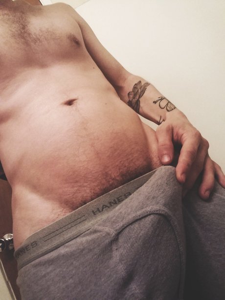 Foto desnuda filtrada de OnlyFans de Ty Greenwood Free