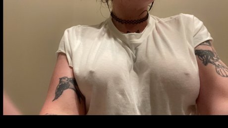 Foto desnuda filtrada de OnlyFans de Naughty Nickie 