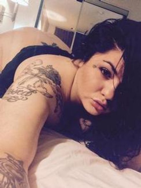 Foto desnuda filtrada de OnlyFans de Nella Coxs