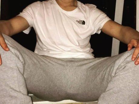 Foto desnuda filtrada de OnlyFans de Naughtylewis