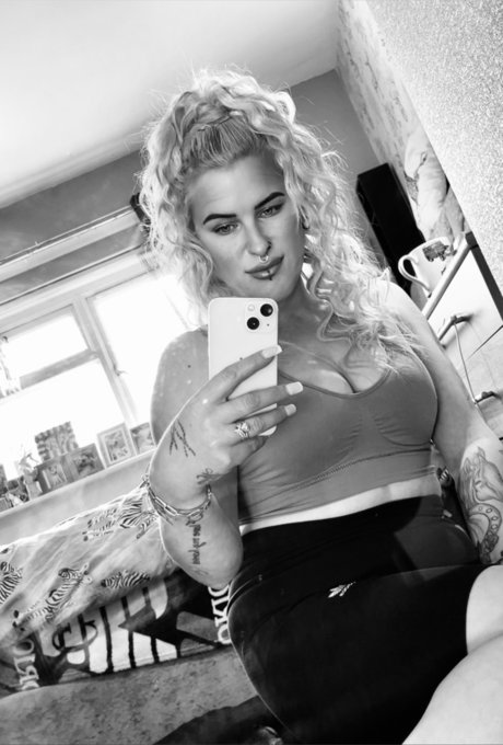 Naughtyblonde 