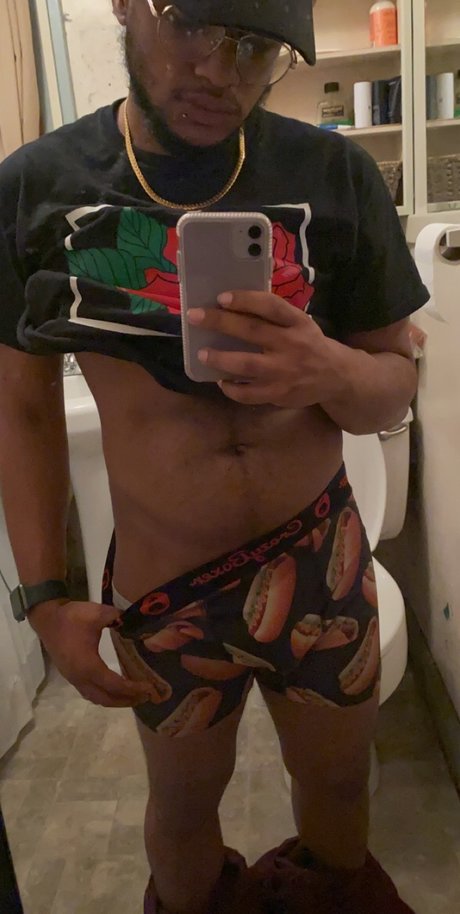 Foto desnuda filtrada de OnlyFans de Crude