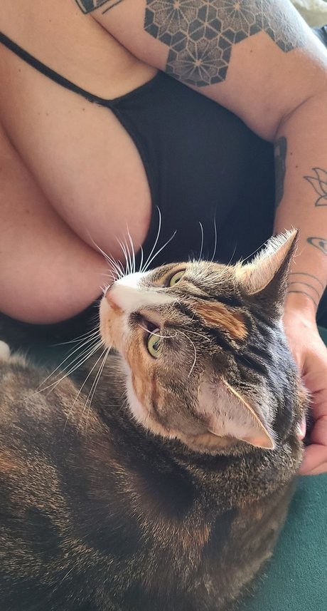Foto desnuda filtrada de OnlyFans de Cougarmompad