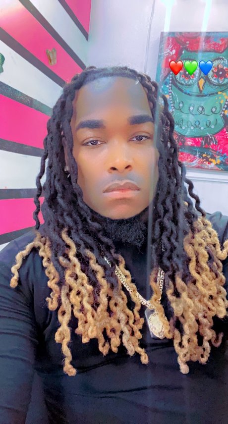 Foto desnuda filtrada de OnlyFans de Hot Boy Summer
