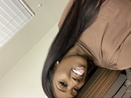 Foto desnuda filtrada de OnlyFans de Samira