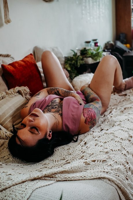Foto desnuda filtrada de OnlyFans de Sunny