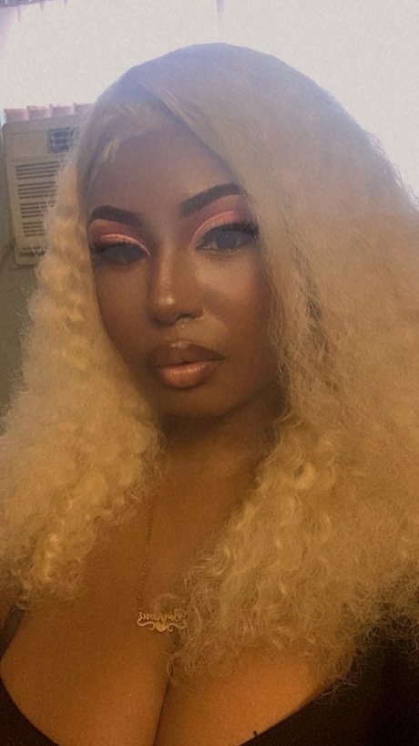 Foto desnuda filtrada de OnlyFans de Angel Lust