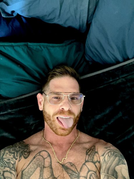 Foto desnuda filtrada de OnlyFans de Bedroomdaddyxxx