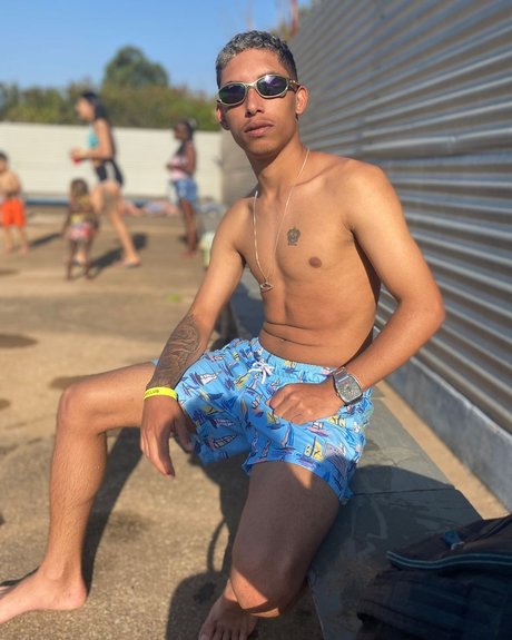 Foto desnuda filtrada de OnlyFans de Alexsander