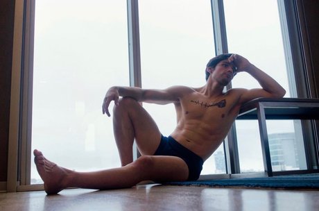 Foto desnuda filtrada de OnlyFans de Nestor Frias