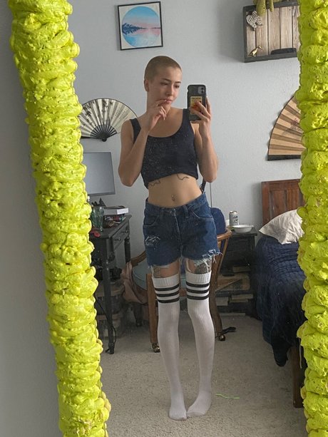 Foto desnuda filtrada de OnlyFans de Neonpixie