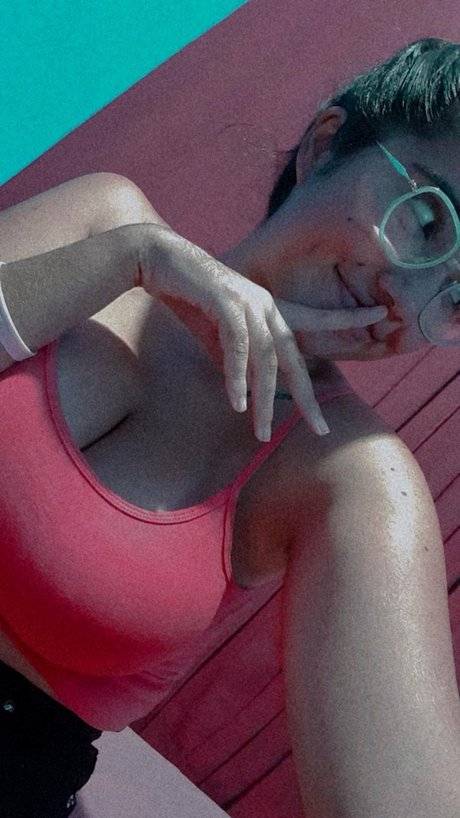 Foto desnuda filtrada de OnlyFans de N E M E S I S