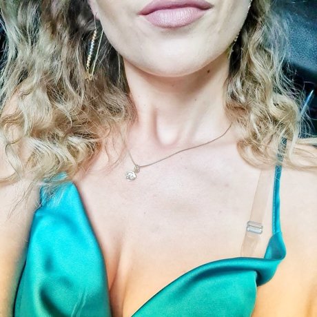 Foto desnuda filtrada de OnlyFans de Alexandraampampflorin