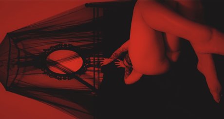 Foto desnuda filtrada de OnlyFans de Deadly Doll