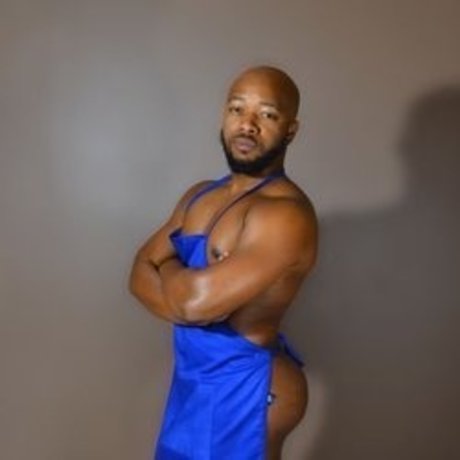 Naked Cheff Dee