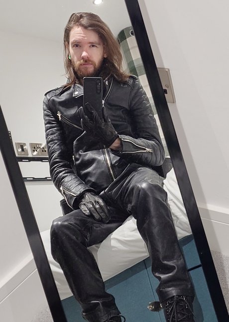 Foto desnuda filtrada de OnlyFans de Chainsaw