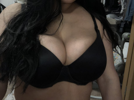 Foto desnuda filtrada de OnlyFans de Ava