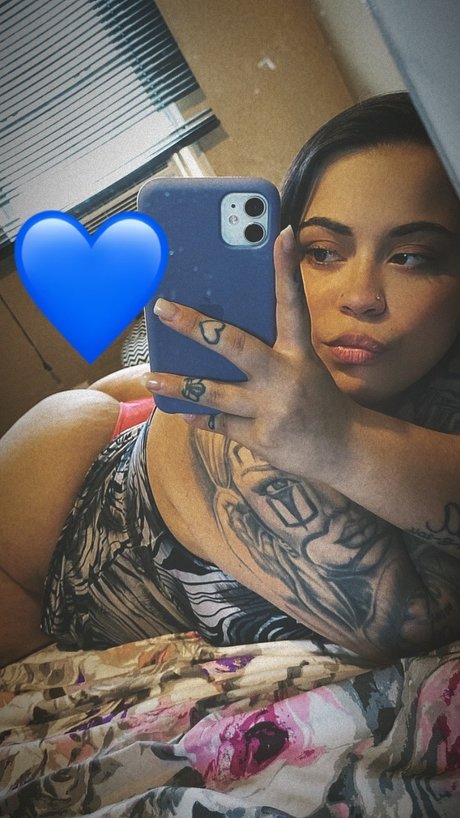 Foto desnuda filtrada de OnlyFans de Champagne Mami 