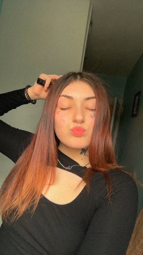 Nicole 