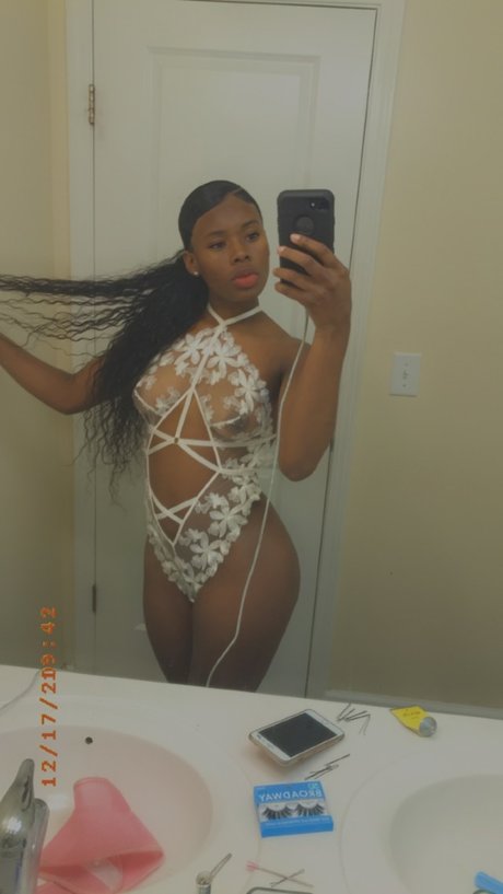 Foto desnuda filtrada de OnlyFans de Brown Persuasion