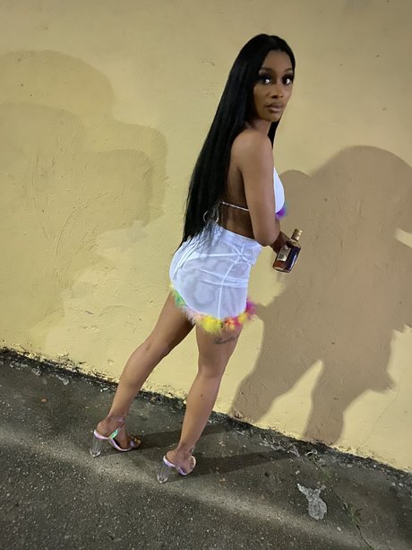 Foto desnuda filtrada de OnlyFans de Nicki