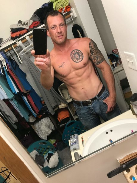 Foto desnuda filtrada de OnlyFans de Niko