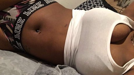 Foto desnuda filtrada de OnlyFans de Nia