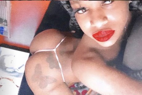 Foto desnuda filtrada de OnlyFans de Naughtynewkie 