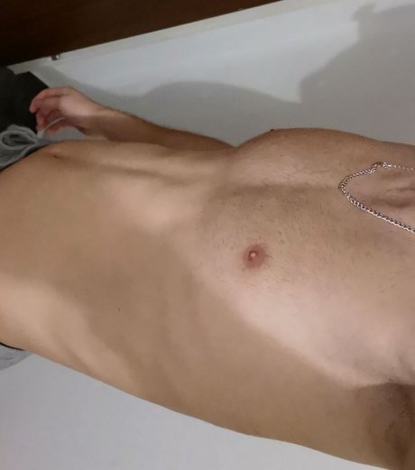 Foto desnuda filtrada de OnlyFans de Newguyxs