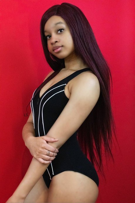 Foto desnuda filtrada de OnlyFans de Nevaehriice