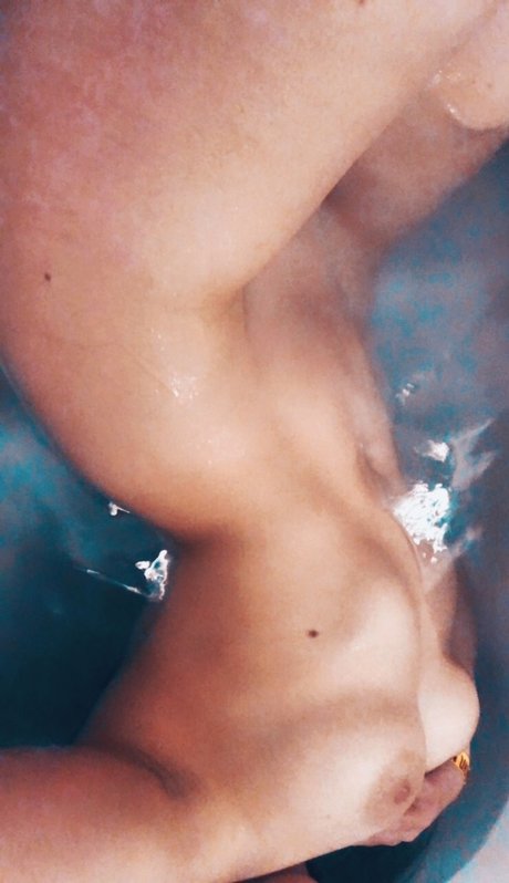 Naomi Freek