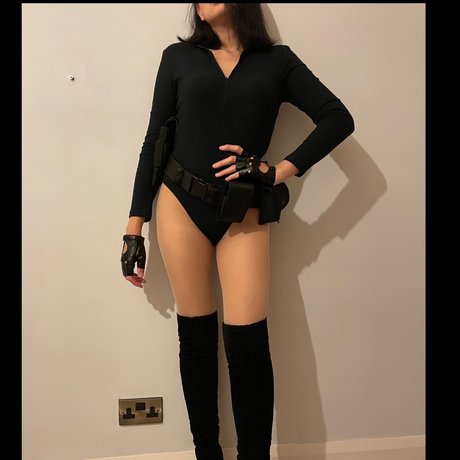 Aznheroine  Superheroine Peril